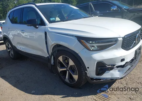 2023 Volvo Xc40 B5 Plus Dark Theme из США, поврежденный, VIN YV4L12UW6P2948418